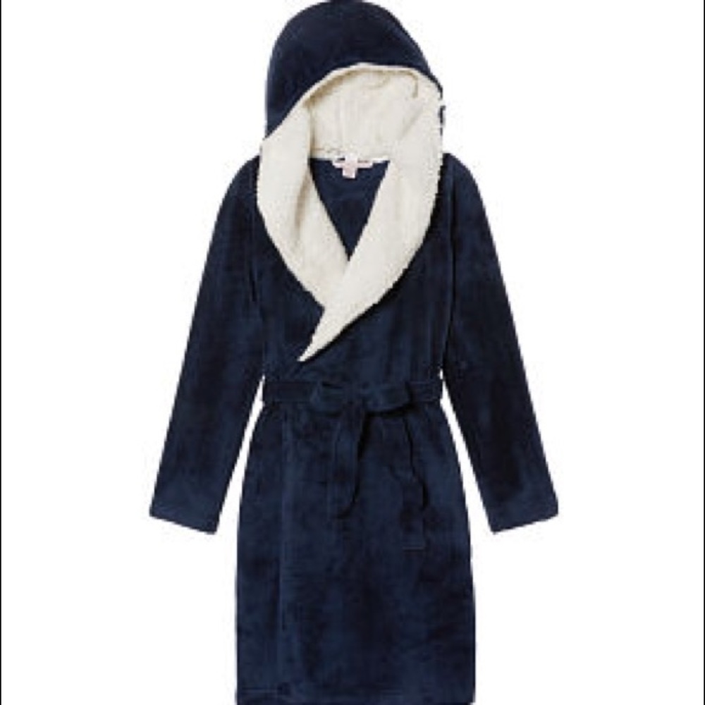 Victoria’s Secret The Cozy Short Robe